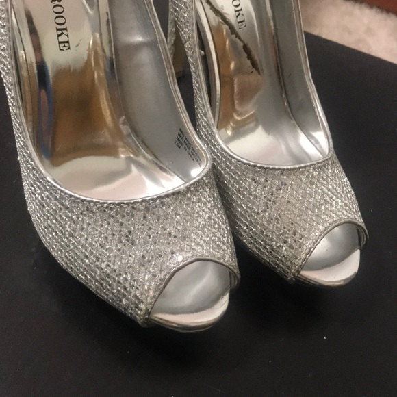 Heels - Picture 2 of 3